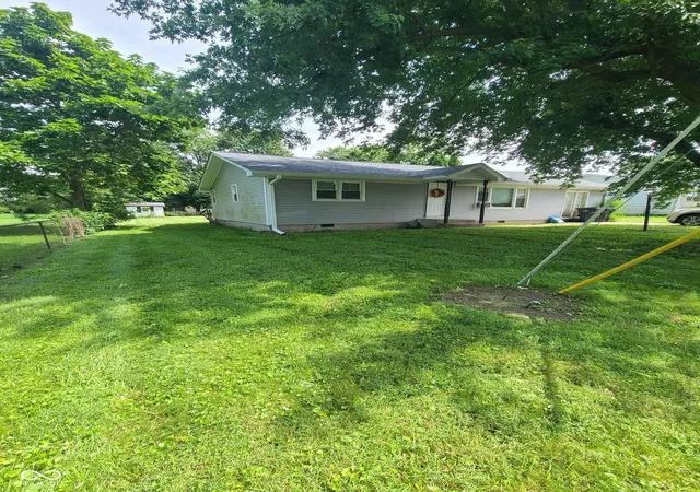 Photo 2 of Single family home for sale at 103 W N B St, Elwood, IN 46036 | MLS# 22123642 | Listing updated on 2026-09-01