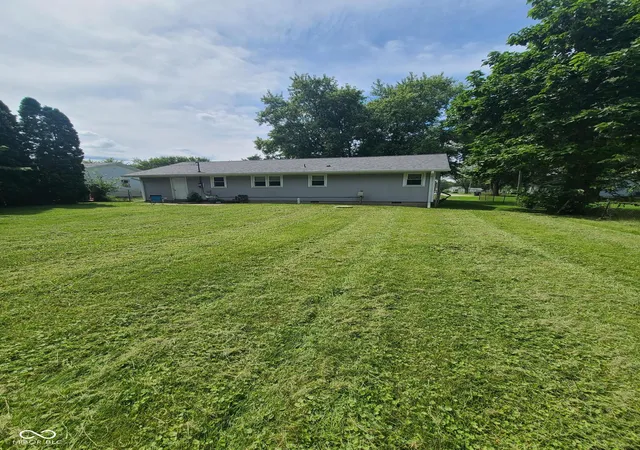 Photo 3 of Single family home for sale at 103 W N B St, Elwood, IN 46036 | MLS# 22123642 | Listing updated on 2026-09-01