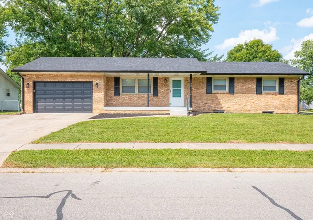 Photo 1 of Single family home for sale at 100 Merlin Dr, Franklin, IN 46131 | MLS# 22123645 | Listing updated on 2026-09-03