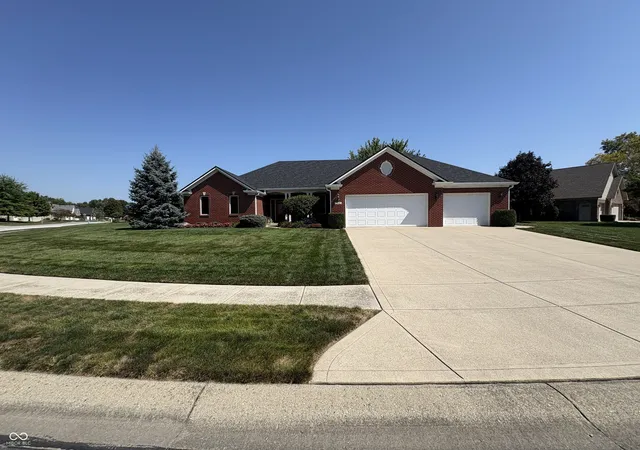Photo 1 of Sale Pending at 7812 Tamarack Pl, Avon, IN 46123 | MLS# 22123653 | Listing updated on 2026-09-03