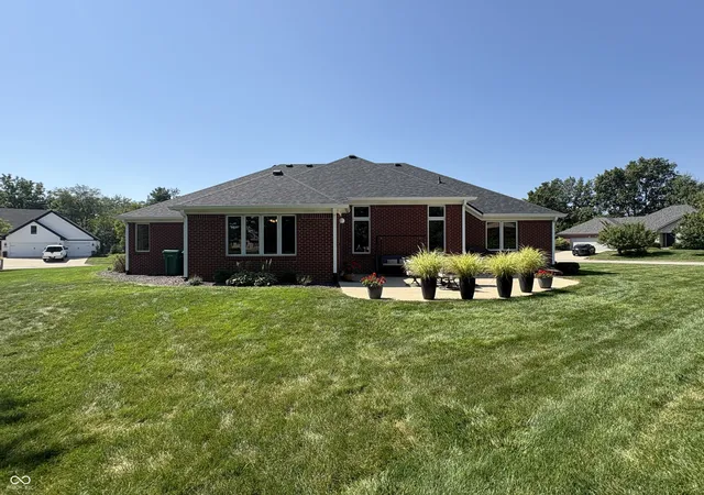 Photo 3 of Sale Pending at 7812 Tamarack Pl, Avon, IN 46123 | MLS# 22123653 | Listing updated on 2026-09-03