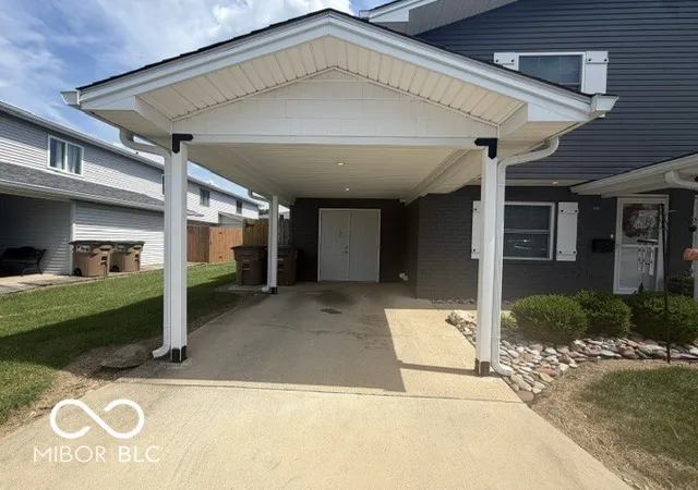 Photo 3 of Condo for sale at 2065 Abundance Dr, Columbus, IN 47201 | MLS# 22123691 | Listing updated on 2026-09-01