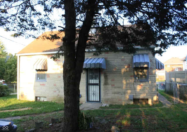 Photo 15 of Single family home for sale at 18 N Pershing Ave, Indianapolis, IN 46222 | MLS# 22123729 | Listing updated on 2026-09-05