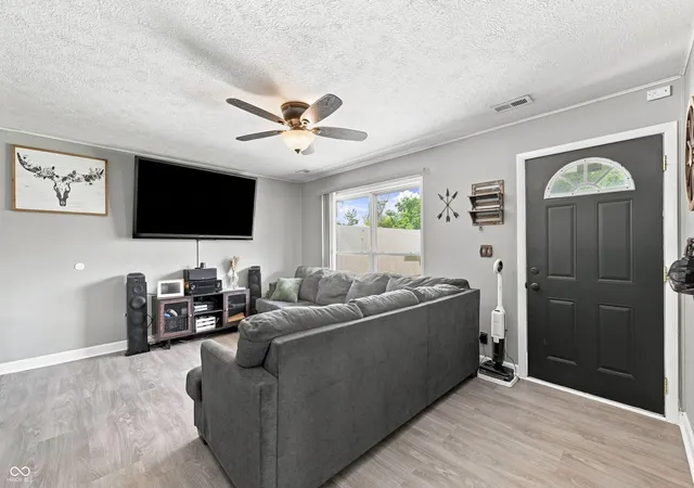 Photo 2 of Sale Pending at 932 Walton Dr, Plainfield, IN 46168 | MLS# 22123732 | Listing updated on 2026-09-03