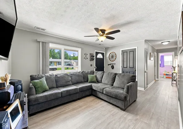 Photo 4 of Sale Pending at 932 Walton Dr, Plainfield, IN 46168 | MLS# 22123732 | Listing updated on 2026-09-03