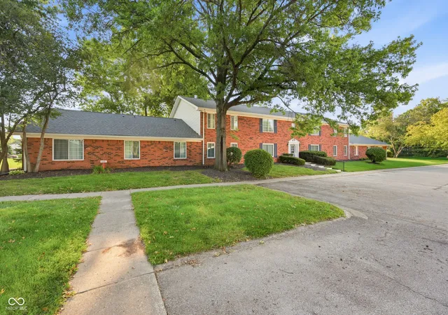 Photo 2 of Sale Pending at 6407 Park Central Dr W #D, Indianapolis, IN 46260 | MLS# 22123747 | Listing updated on 2026-09-05