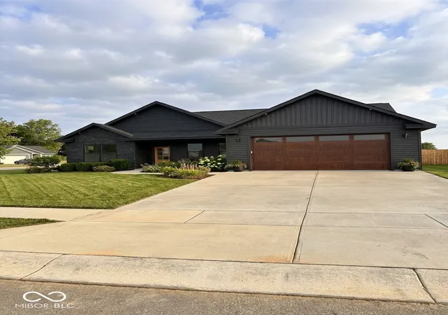 Photo 1 of Single family home for sale at 1521 N Washington St, Rushville, IN 46173 | MLS# 22123766 | Listing updated on 2026-09-01