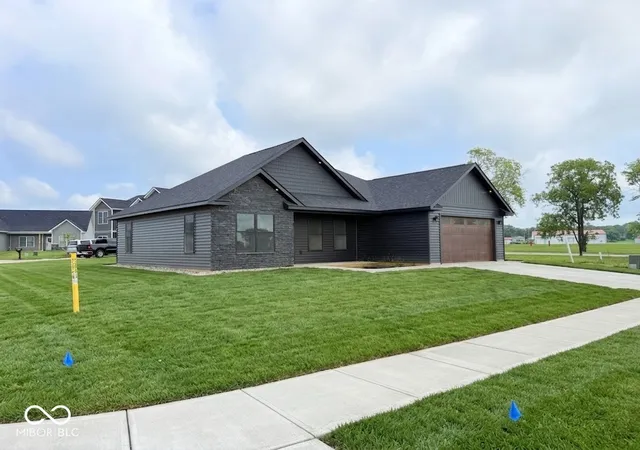 Photo 2 of Single family home for sale at 1521 N Washington St, Rushville, IN 46173 | MLS# 22123766 | Listing updated on 2026-09-01