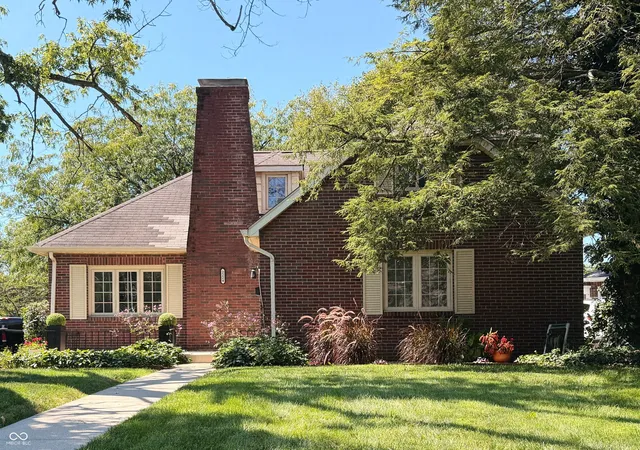 Photo 1 of Single family home for sale at 2224 Lafayette Ave, Columbus, IN 47201 | MLS# 22123829 | Listing updated on 2026-09-17