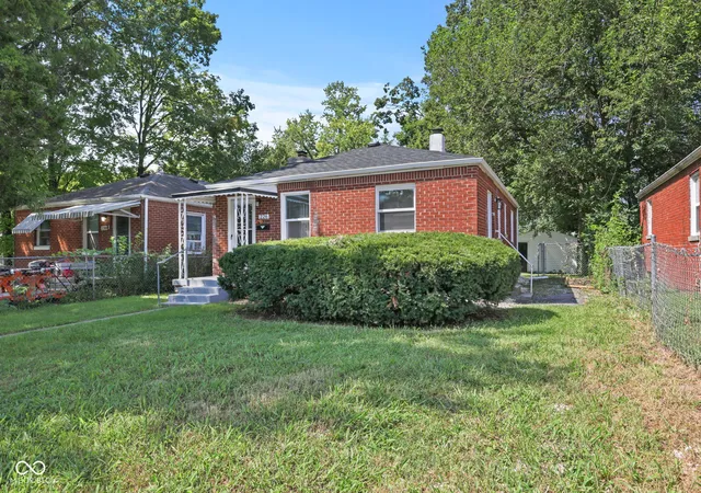 Photo 2 of Single family home for sale at 226 S Gladstone Ave, Indianapolis, IN 46201 | MLS# 22123839 | Listing updated on 2026-09-03