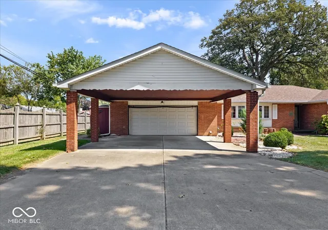 Photo 2 of Single family home for sale at 4824 Jaysue St, Anderson, IN 46013 | MLS# 22123840 | Listing updated on 2026-09-02