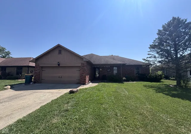 Photo 2 of Single family home for sale at 1023 Pamela Dr, Plainfield, IN 46168 | MLS# 22123847 | Listing updated on 2026-09-22