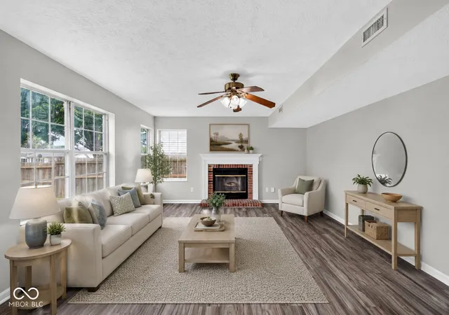 Photo 4 of Sale Pending at 727 Arbor Woods, Indianapolis, IN 46241 | MLS# 22123864 | Listing updated on 2026-09-04