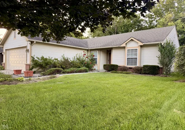 Single family home for sale at 1604 Cherrywood Ct, Westfield, IN 46074 | MLS# 22123872