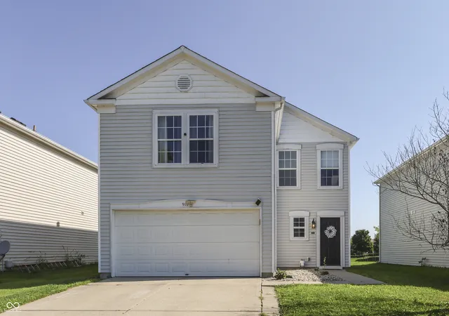 Photo 1 of Single family home for sale at 910 Highpointe Blvd, Shelbyville, IN 46176 | MLS# 22123893 | Listing updated on 2026-09-05