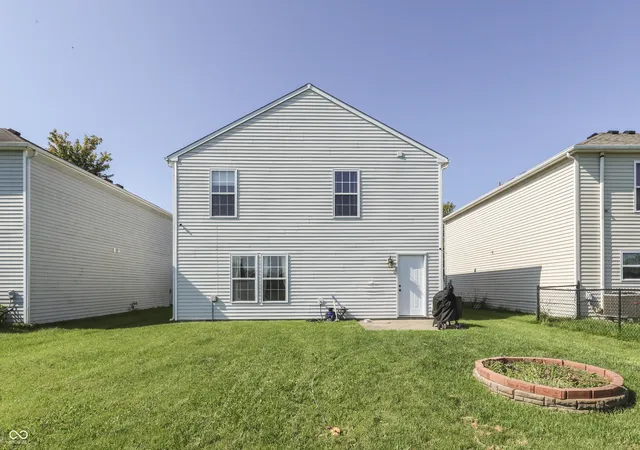 Photo 41 of Single family home for sale at 910 Highpointe Blvd, Shelbyville, IN 46176 | MLS# 22123893 | Listing updated on 2026-09-05
