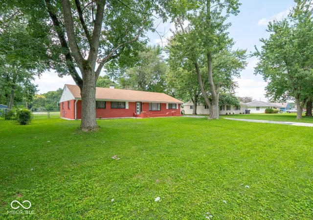 Photo 3 of Single family home for sale at 1234 Cherryfield Ln, Greenwood, IN 46142 | MLS# 22123895 | Listing updated on 2026-09-21