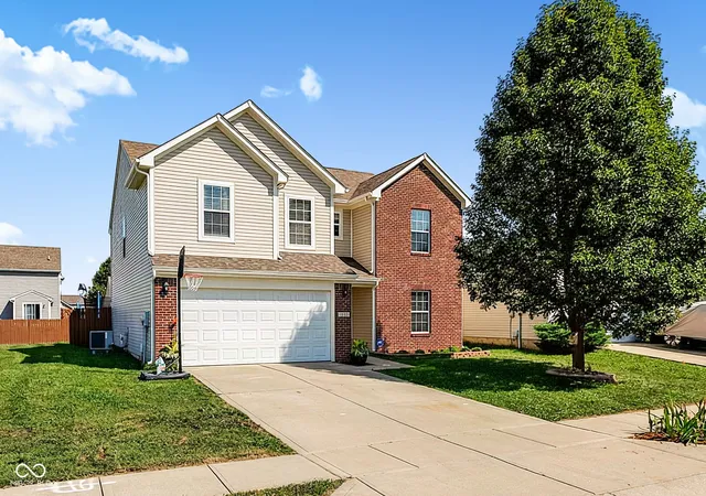 Photo 2 of Sale Pending at 7645 Firecrest Ln, Camby, IN 46113 | MLS# 22123903 | Listing updated on 2026-09-05