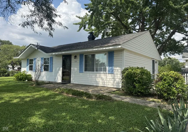 Single family home for sale at 1431 Roberts Rd, Franklin, IN 46131 | MLS# 22123907