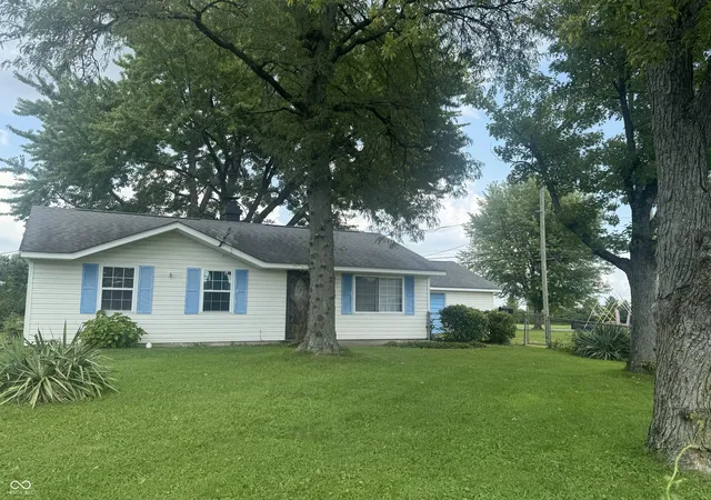Photo 2 of Single family home for sale at 1431 Roberts Rd, Franklin, IN 46131 | MLS# 22123907 | Listing updated on 2026-09-07