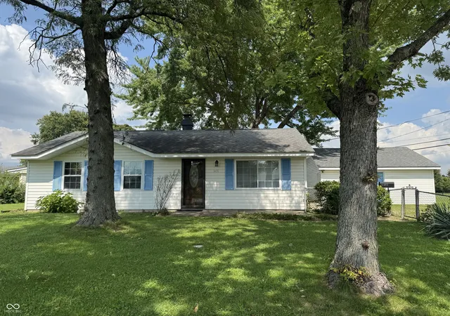 Photo 3 of Single family home for sale at 1431 Roberts Rd, Franklin, IN 46131 | MLS# 22123907 | Listing updated on 2026-09-07
