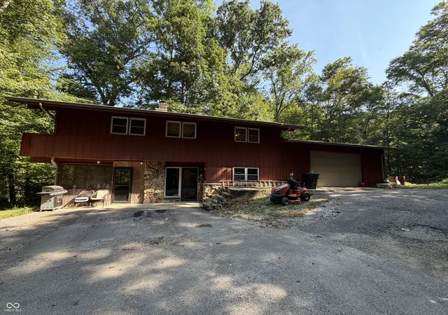 Photo 2 of Single family home for sale at 2984 Patricksburg Rd, Spencer, IN 47460 | MLS# 22123911 | Listing updated on 2026-09-03