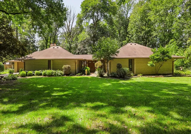 Single family home for sale at 8392 N Illinois St, Indianapolis, IN 46260 | MLS# 22123916