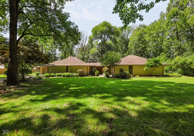 Photo 1 of Single family home for sale at 8392 N Illinois St, Indianapolis, IN 46260 | MLS# 22123916 | Listing updated on 2026-09-03