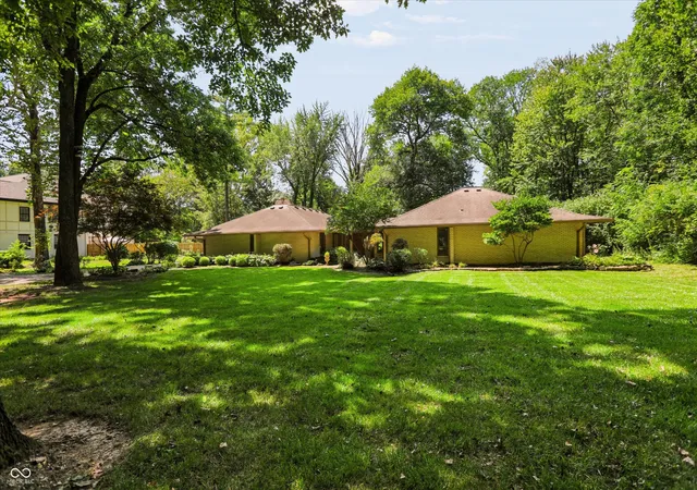 Photo 2 of Single family home for sale at 8392 N Illinois St, Indianapolis, IN 46260 | MLS# 22123916 | Listing updated on 2026-09-03