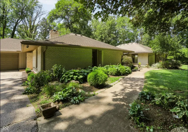 Photo 4 of Single family home for sale at 8392 N Illinois St, Indianapolis, IN 46260 | MLS# 22123916 | Listing updated on 2026-09-03