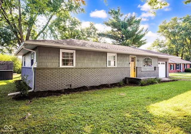 Photo 3 of Single family home for sale at 9680 N Us Hwy 31, Columbus, IN 47201 | MLS# 22123931 | Listing updated on 2026-10-02