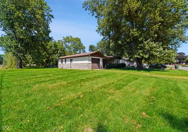 Photo 2 of Sale Pending at 1490 Raymond Rd, Martinsville, IN 46151 | MLS# 22123947 | Listing updated on 2026-09-04