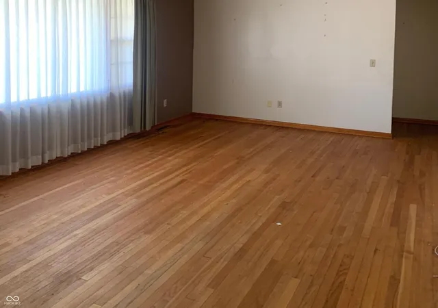 Photo 2 of Single family home for sale at 115 Meadow Ln, North Vernon, IN 47265 | MLS# 22123989 | Listing updated on 2026-09-04