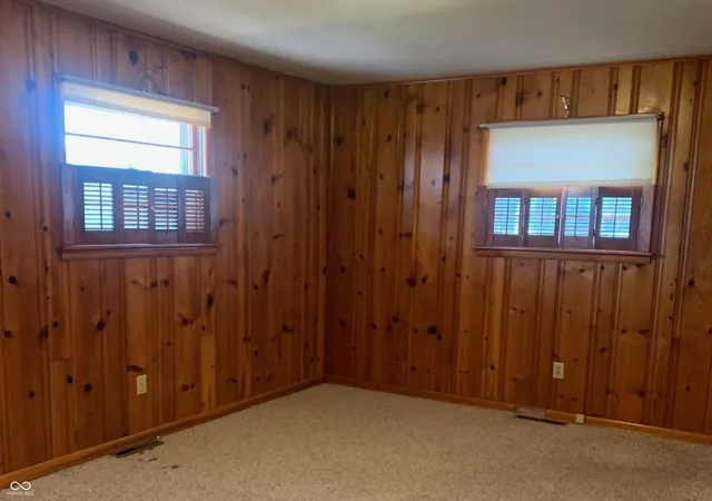 Photo 3 of Single family home for sale at 115 Meadow Ln, North Vernon, IN 47265 | MLS# 22123989 | Listing updated on 2026-09-04