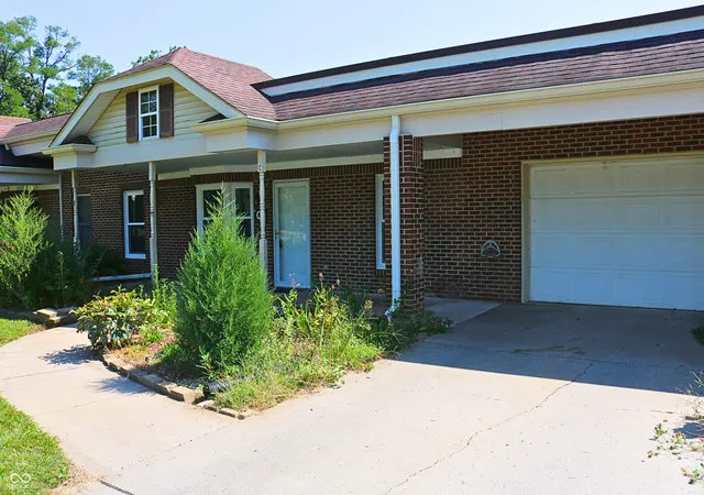Photo 3 of Condo for sale at 2126 W Black Crk Valley Rd #C, Crawfordsville, IN 47933 | MLS# 22124028 | Listing updated on 2026-09-04