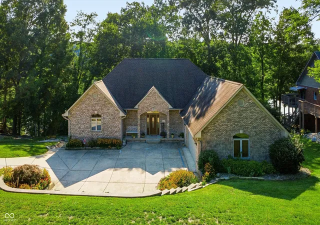 Photo 2 of Single family home for sale at 7511 S Poplar Point Dr, Trafalgar, IN 46181 | MLS# 22124032 | Listing updated on 2026-09-11