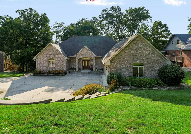 Photo 3 of Single family home for sale at 7511 S Poplar Point Dr, Trafalgar, IN 46181 | MLS# 22124032 | Listing updated on 2026-09-11