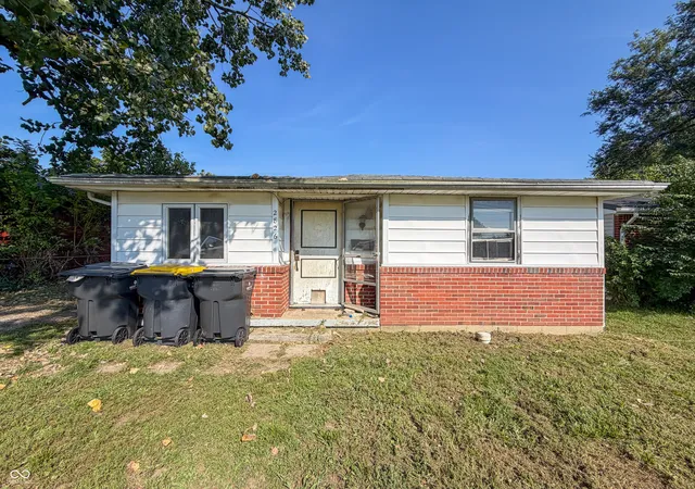 Photo 1 of Single family home for sale at 2826 Walton St, Anderson, IN 46016 | MLS# 22124041 | Listing updated on 2026-09-04