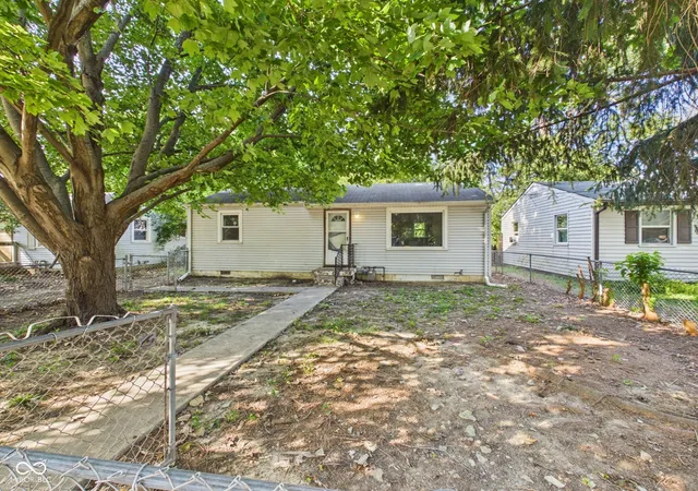 Photo 2 of Single family home for sale at 2608 E 7th Street, Anderson, IN 46012 | MLS# 22124095 | Listing updated on 2026-09-05