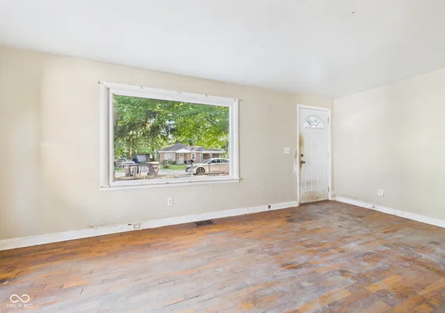 Photo 2 of Single family home for sale at 2608 E 7th Street, Anderson, IN 46012 | MLS# 22124095 | Listing updated on 2026-09-05