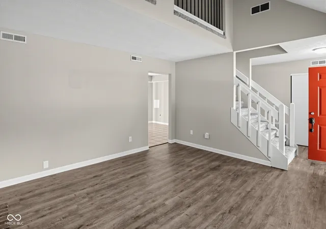 Photo 3 of Sale Pending at 8325 Farmhill Rd, Indianapolis, IN 46231 | MLS# 22124106 | Listing updated on 2026-09-22