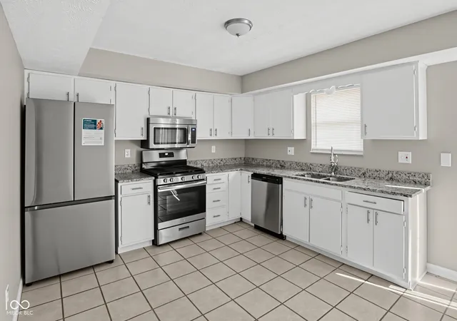 Photo 4 of Sale Pending at 8325 Farmhill Rd, Indianapolis, IN 46231 | MLS# 22124106 | Listing updated on 2026-09-22