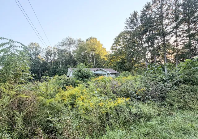 Photo 3 of Single family home for sale at 4829 S New Columbus Rd, Anderson, IN 46013 | MLS# 22124109 | Listing updated on 2026-09-05
