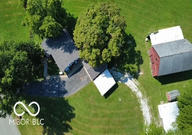 Photo 3 of Sale Pending at 2488 E Old Rushville Rd, Shelbyville, IN 46176 | MLS# 22124116 | Listing updated on 2026-09-04