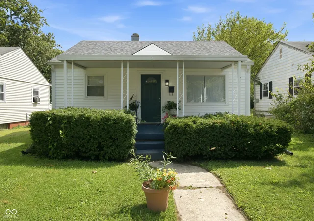 Photo 1 of Single family home for sale at 527 S Grand Ave, Indianapolis, IN 46219 | MLS# 22124120 | Listing updated on 2026-09-04