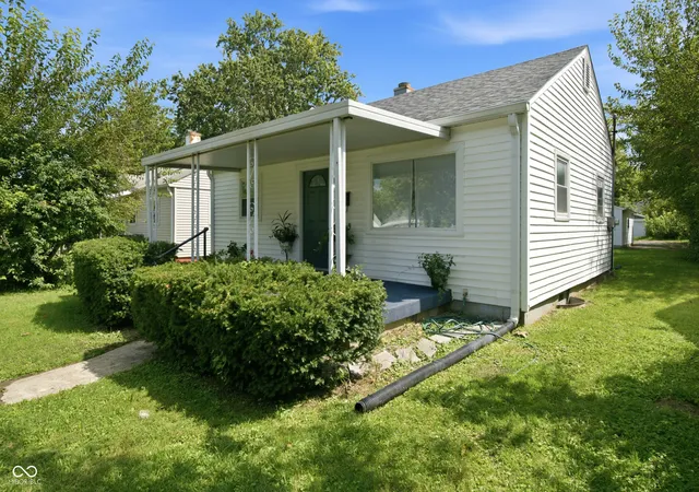 Photo 2 of Single family home for sale at 527 S Grand Ave, Indianapolis, IN 46219 | MLS# 22124120 | Listing updated on 2026-09-04
