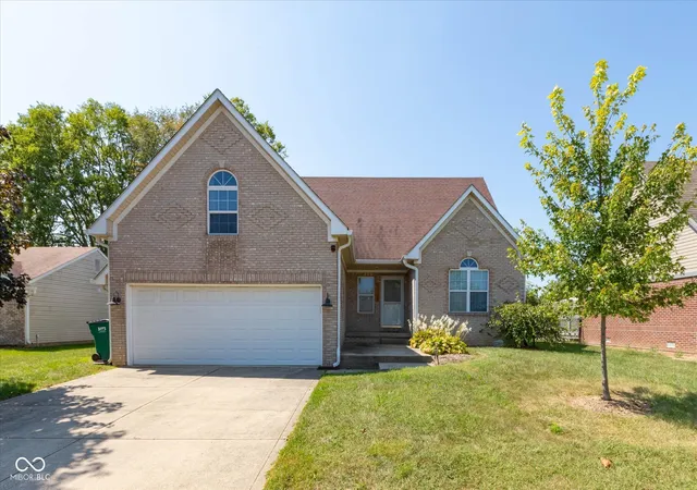 Photo 1 of Single family home for sale at 1200 Matthews Ct, Franklin, IN 46131 | MLS# 22124134 | Listing updated on 2026-09-05