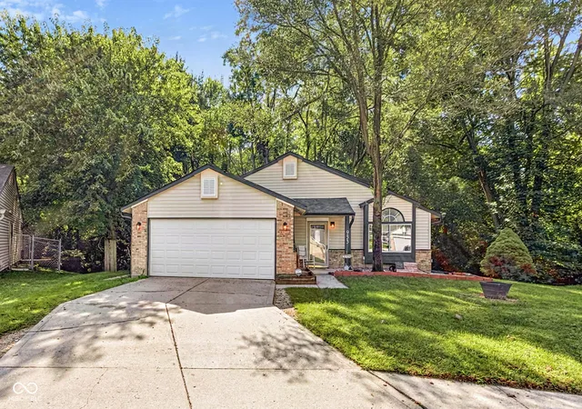Photo 1 of Single family home for sale at 933 Timber Crk Ln, Greenwood, IN 46142 | MLS# 22124143 | Listing updated on 2026-09-21
