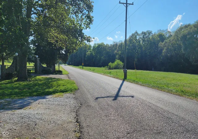 Photo 2 of Single family home for sale at 1215 W Washington Ave, Shelbyville, IN 46176 | MLS# 22124169 | Listing updated on 2026-09-08