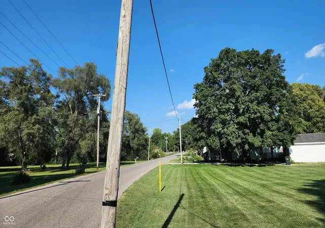 Photo 2 of Single family home for sale at 1215 W Washington Ave, Shelbyville, IN 46176 | MLS# 22124169 | Listing updated on 2026-09-08